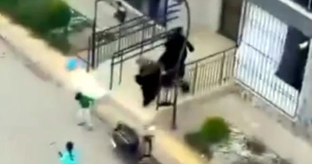 Tartıştığı ailenin kaçmaya çalışan 6 yaşındaki oğlunu bıçakladı Gaziantep Haberleri