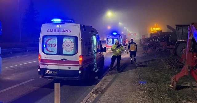 TIR ın arkadan çaptığı servis minibüsündeki 9 kişi yaralandı Eskişehir Haberleri