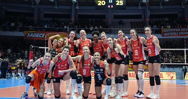 Eczacıbaşı İzmir den galibiyetle dönüyor!