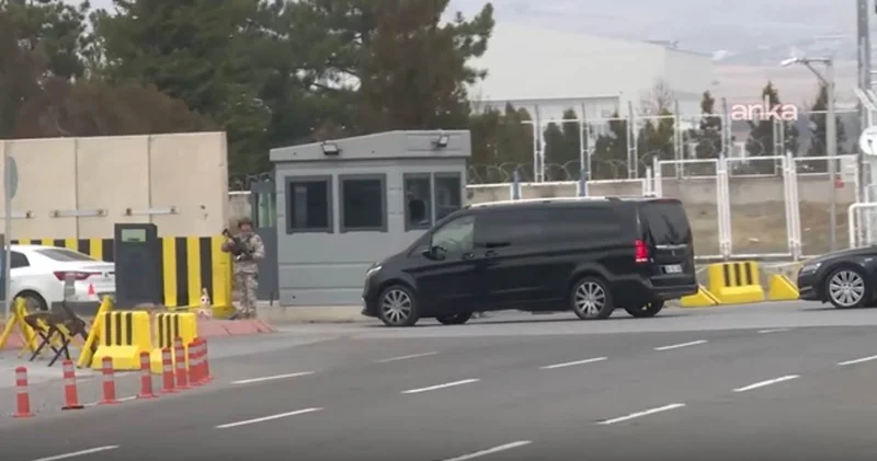 Özgür Özel’den Kayseri’de şehit askerler için taziye ziyareti