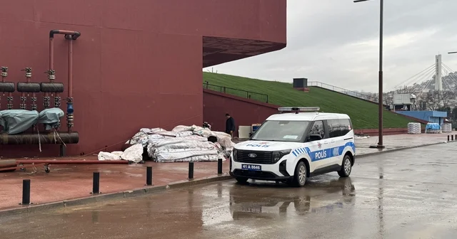 Akvaryum inşaatında düşen işçi yaralandı Kocaeli Haberleri
