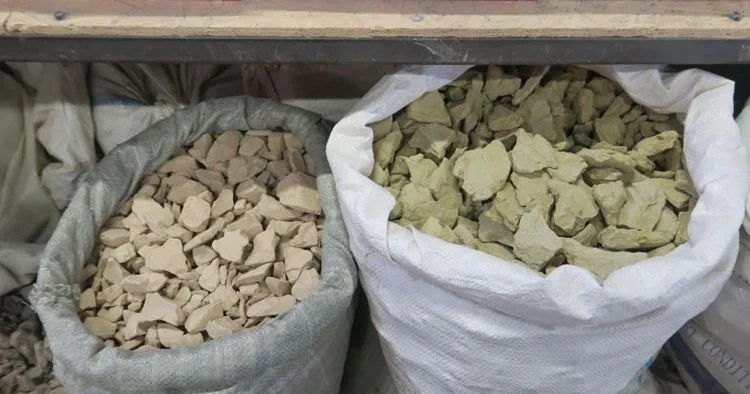 Kırgızistan da şaşırtan gelenek: Şifa diye tüketilen toprak