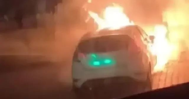 Batman da park halindeki otomobil yandı VİDEO İZLE