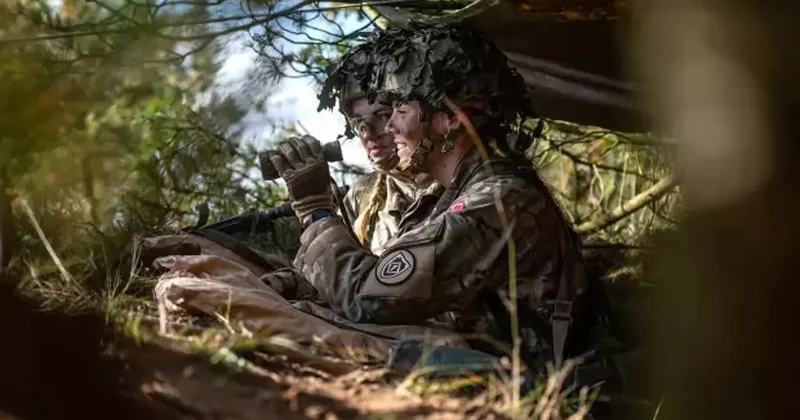 Grönland için savaş şimdiden başladı: Askeri çıkarma kararı! AB ve ABD karşı karşıya...