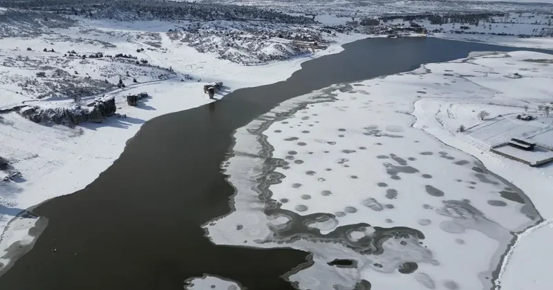 Donan Emre Gölü görüntüsüyle kartpostalları aratmadı