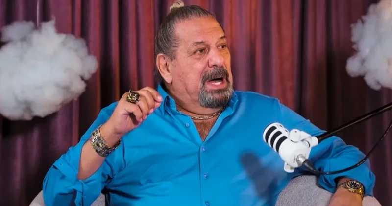 Erman Toroğlu: Dursun Özbek eski çamların bardak olmadığını anlıyor