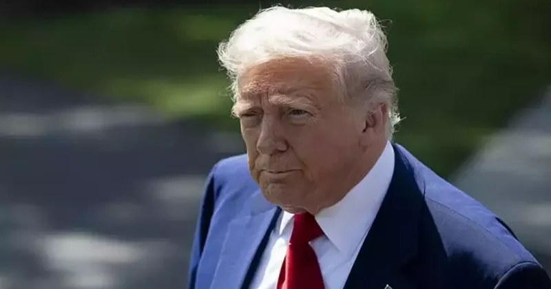 Beyaz Saray da dikkat çeken kare: Trump hemen okumaya başladı