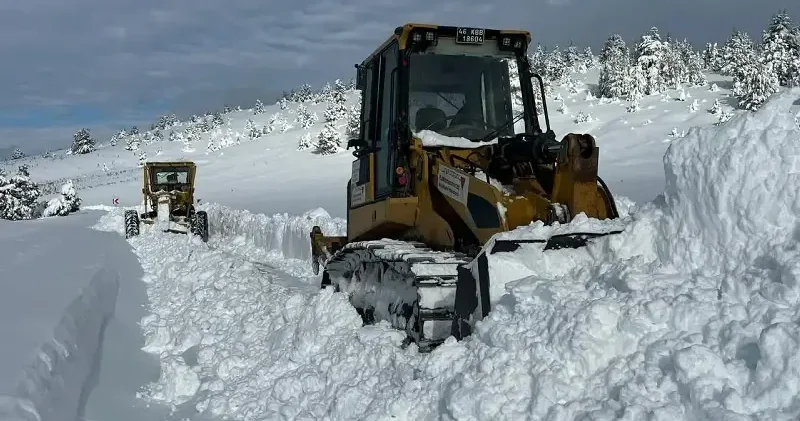 Göksun’dan Elbistan’a kar engeli: 87 mahalle yolu kapandı Gündem Haberleri