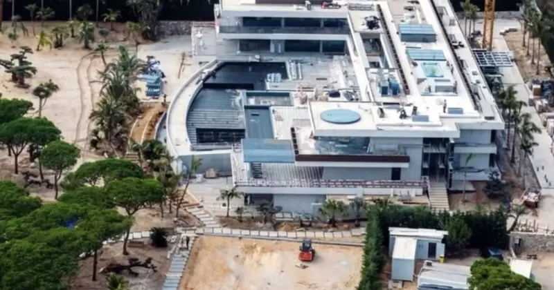 Muslukları altından! Dünyaca ünlü ismin taşınmayı düşündüğü malikane olay oldu