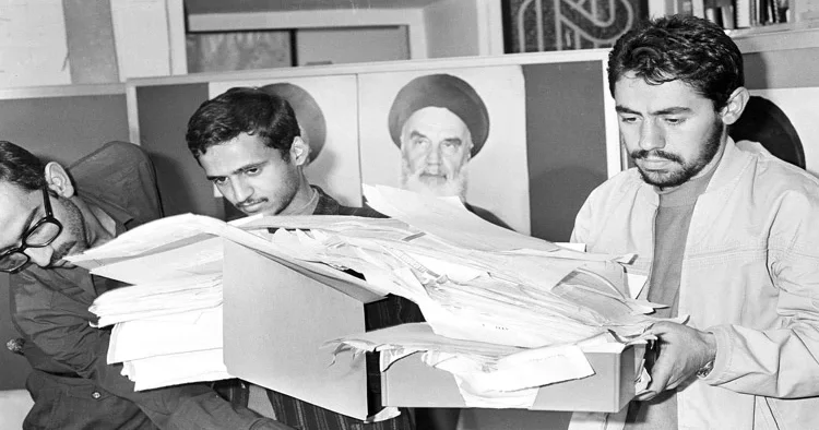 En uzun rehine krizi olarak tarihe geçti, Hollywood filmlerine konu oldu... 1979 da ABD nin Tahran Büyükelçiliği nde neler yaşandı?