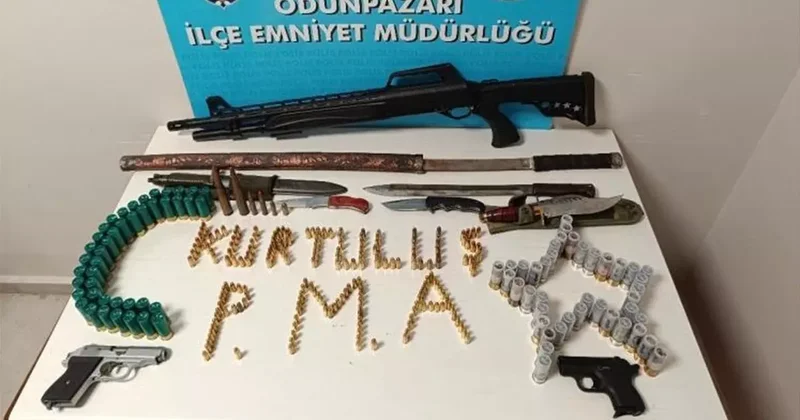 Bisikletle çarptığı vatandaşı tehdit etti: İş yerinden cephanelik çıktı!