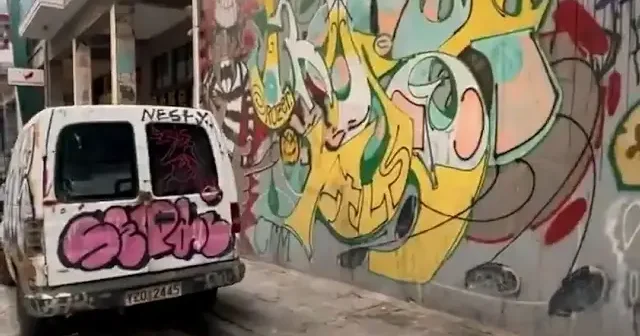 Türk turist Yunanistan sokaklarının içler acısı halini paylaştı: Hayır burası Hindistan değil VİDEO İZLE