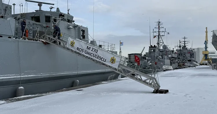 MCM Black Sea unsurları, Bulgaristan ın Burgaz Limanı nı ziyaret etti