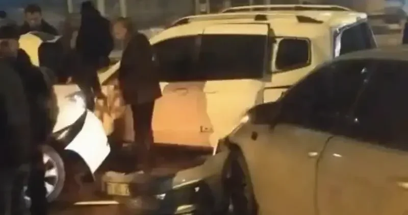 Park halindeki araçlara çarpıp geçti: Zincirleme kazada bir yaralı Batman Haberleri