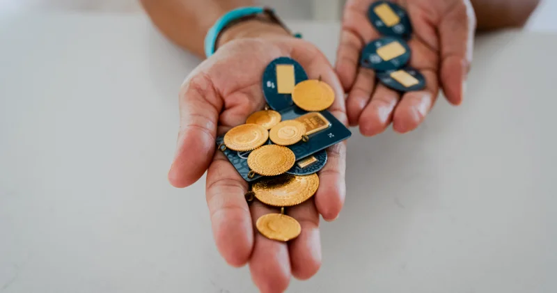 CANLI ALTIN FİYATLARI 14 OCAK 2026: Altın rekor seviyeye yakın! Bugün Cumhuriyet altını, 22 ayar bilezik, tam, yarım, çeyrek ve gram altın fiyatı ne kadar?