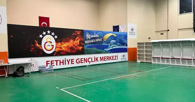 Fethiye’de spor salonu Galatasaray’ın soyunma odası oldu