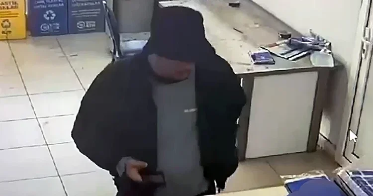 Kargo şubesinde şeytani planla dolandırıcılık! Tanıdığa kargolatıp tuzağa düşürdüler