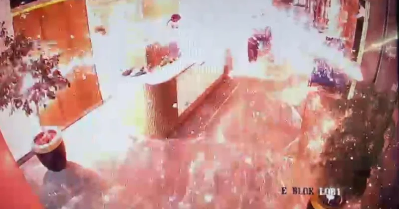 Lüks siteye getirilen kargo paketi bomba gibi patladı