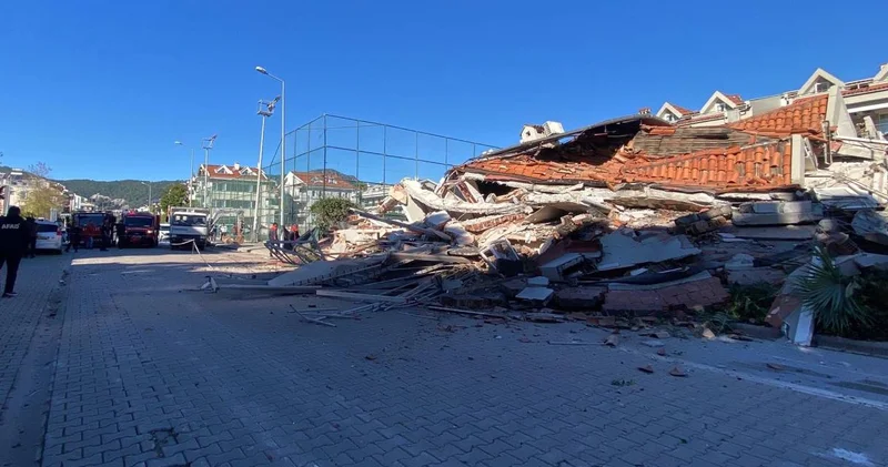 Tadilattaki 5 katlı bina çöktü!