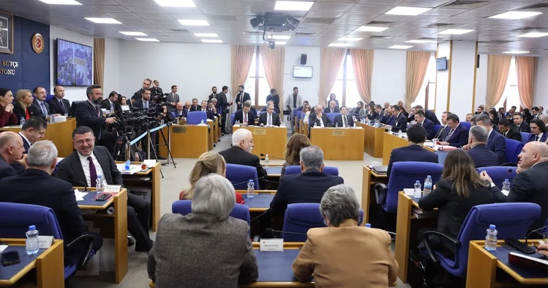 En düşük emekli maaşıyla ilgili kanun teklifi yarın Plan ve Bütçe Komisyonu nda: Emeklilerle ilgili çalışan dernek başkanları da katılacak