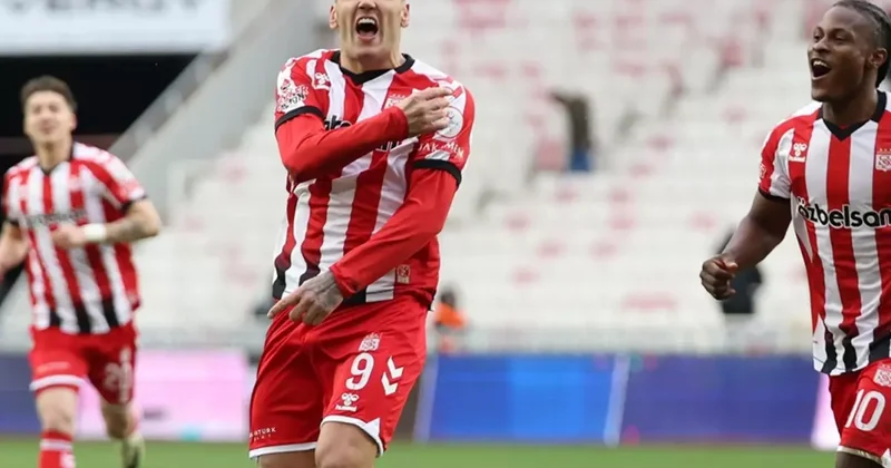 6 gollü nefes kesen düello! Sivasspor galibiyeti 90+6 da kaçırdı