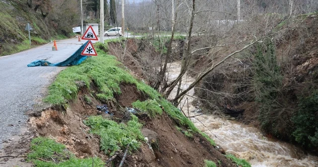 Yağışların arından, Aydın da her yerde heyelan ve sel olayı yaşanıyor İl genelinde 18 heyelan, 4 sel baskını yaşandı, 9 hane tahliye edildi Aydın Haberleri