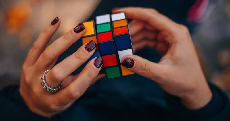 Siz de rübik kübü hiç çözemeyenlerden misiniz? Sadece 20 hamlede çözmek mümkünmüş!