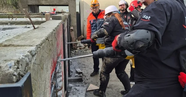 Aydın da arama kurtarma ekipleri her an göreve hazır AFAD dan uygulamalı enkaz eğitimi Aydın Haberleri