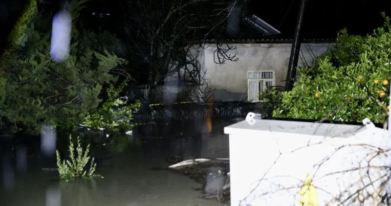 3 ilde şiddetli sağanak: Evleri, barınakları su bastı Son dakika haberleri