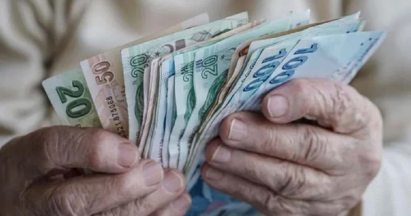 Geliri olmayan ev kadınlarına emeklilik yolu açıldı: Teklif Meclis’e geldi