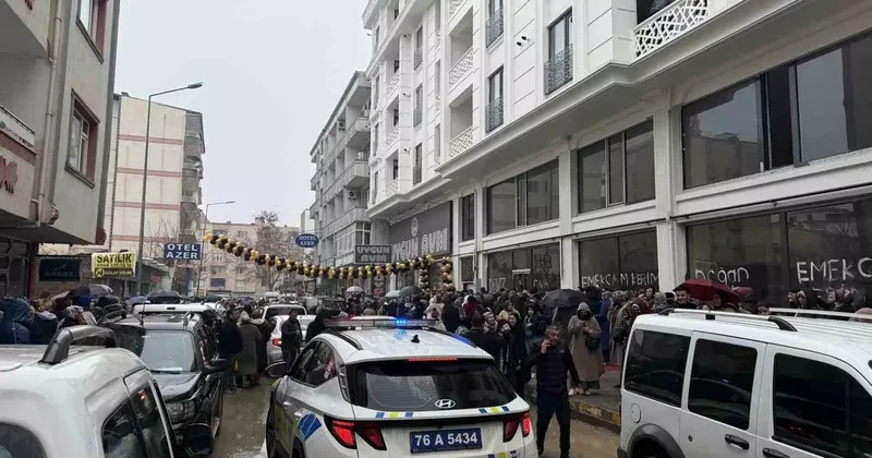 Iğdır’da AVM açılışı izdiham endişesiyle iptal edildi