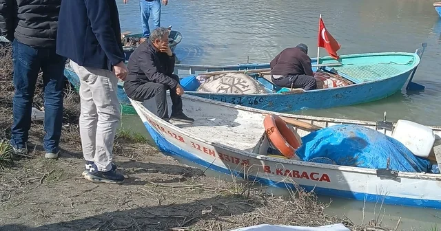 Eğirdir Gölü nde balık avlarken tekneden düşen adam boğuldu Isparta Haberleri