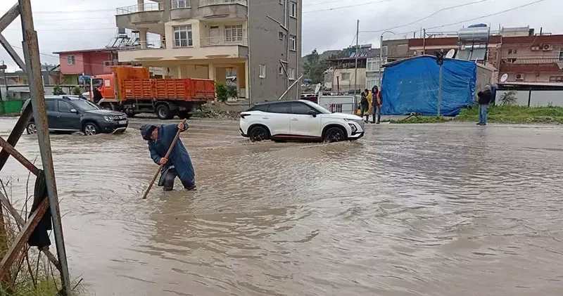 Hatay’da 3 gündür süren sağanak yağış sele yol açtı