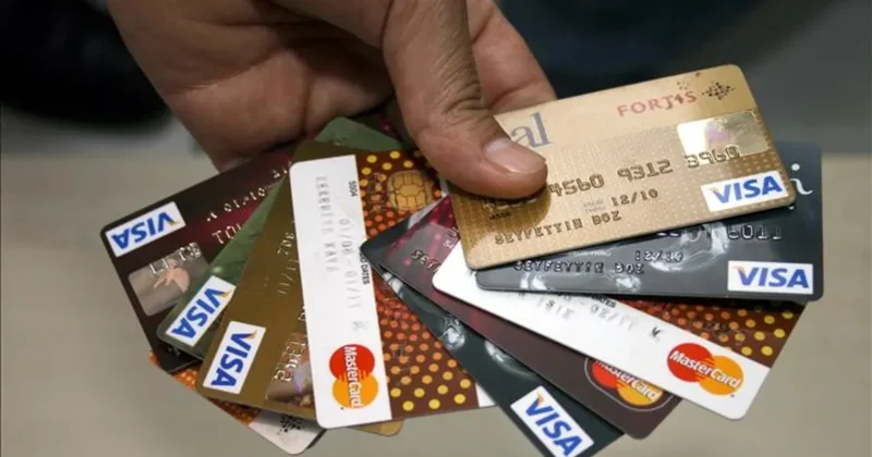 Kredi kartı olanlar için süre bitiyor! Herkesin limiti düşecek, sadece 2 istisna var... İşte ayrıntılar