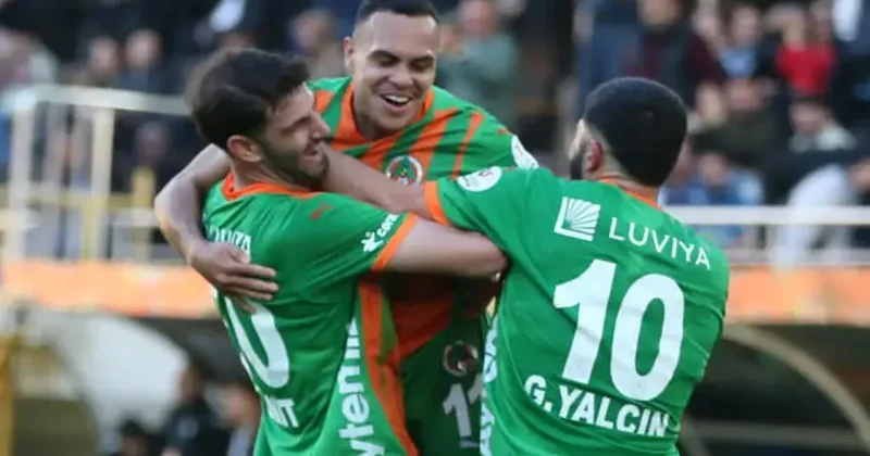 Alanyaspor evinde hata yapmadı! 3 puanı 2 golle aldı