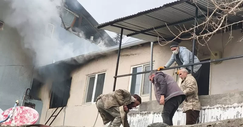 Tunceli deki ev yangını ekiplerin müdahalesi ile söndürüldü