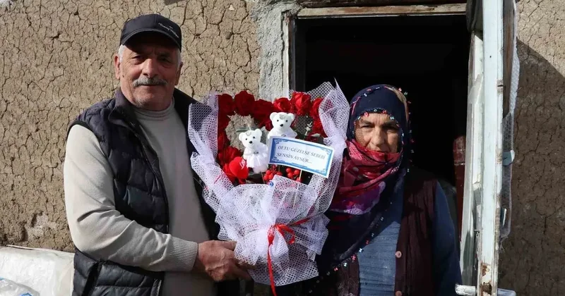5 çocukları 25 torunları var! Gençleri kıskandıran 14 Şubat sürprizi: Oltu güzelse sebebi sensin Aynur