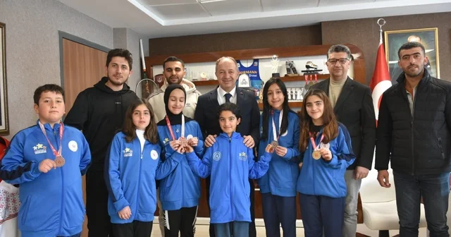 Tekmanlı minik eskrimcilerden başarılı sonuçlar Erzurum Haberleri