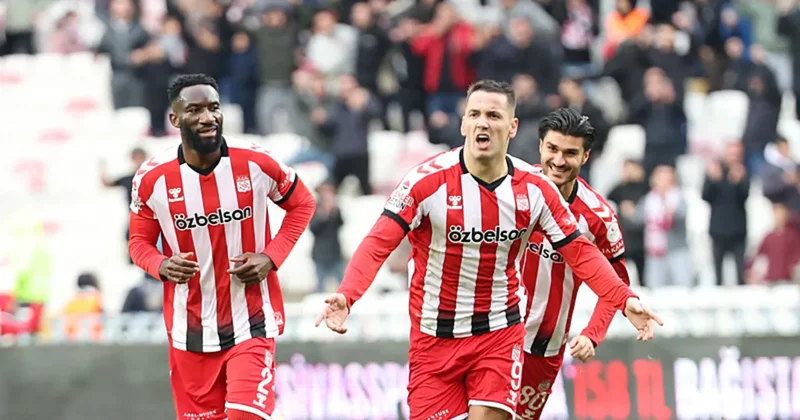 Sivasspor, Vanspor FK’ya 90+4’te takıldı! Rey Manaj yetmedi