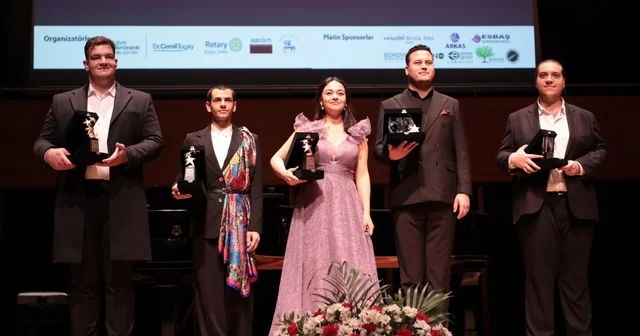 Anadolu Üniversitesi öğrencileri Genç Solist Yarışması ndan ödülle döndü Eskişehir Haberleri