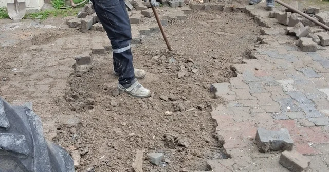 Koçarlı da bozuk yollar onarıldı, Cihanoğlu Camii çevresi yeniden düzenlendi Aydın Haberleri