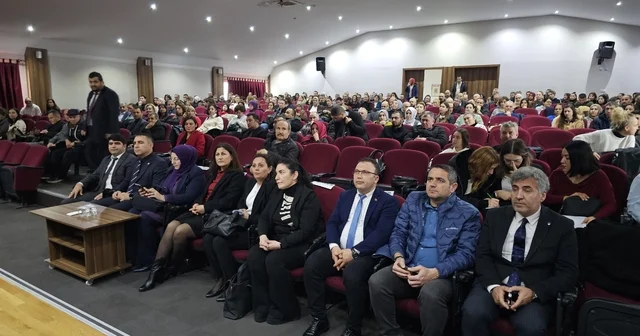 ADÜ lü akademisyenler Nazilli de her yönüyle kadına şiddeti anlattı Aydın Haberleri
