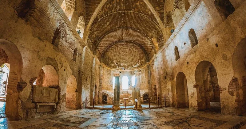 1500 yıllık Kilise nin çatısını villasında kullandı! Müze müdürüne ihraç talebi