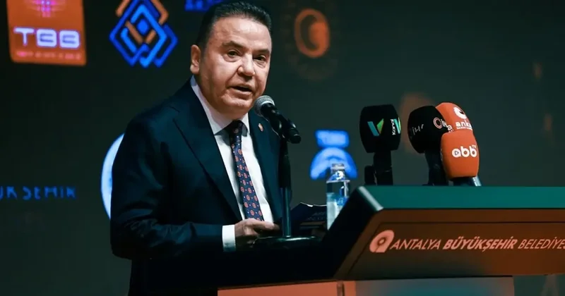 Antalya Büyükşehir Belediye Başkanı Muhittin Böcek yeniden hastaneye kaldırıldı