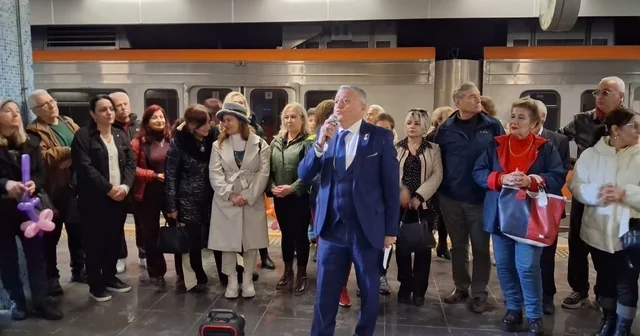 Adana da 93 yazar ve şair Dünya Öykü Günü ve Sevgililer Günü nü bir arada kutladı Adana Haberleri