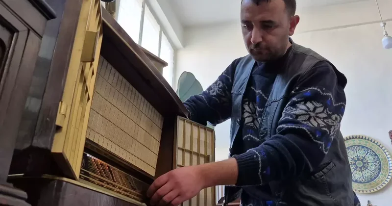 Antika Radyo Tutkusu Kuaförü Antikacı Yaptı