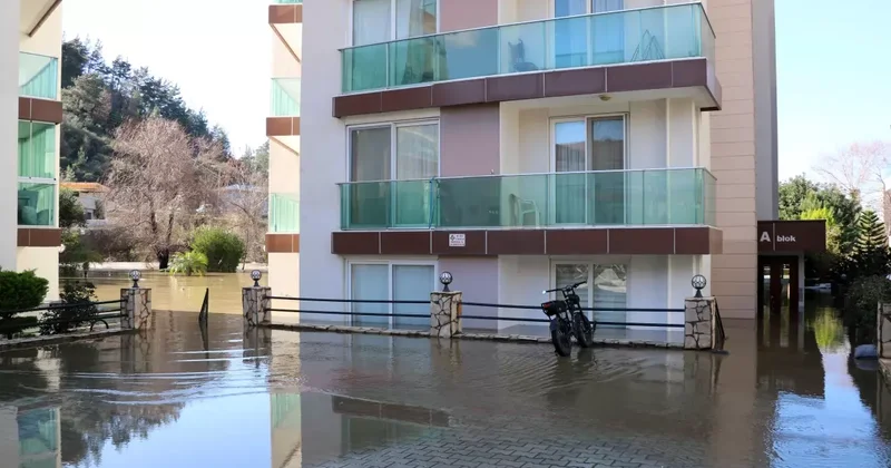 Kaş ta Eşen Çayı Taştı