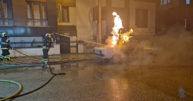 Eskişehir de park halindeki LPG li araç küle döndü Eskişehir Haberleri