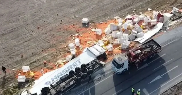 Afyonkarahisar da devrilen TIR da 27 ton havuç ziyan oldu VİDEO İZLE