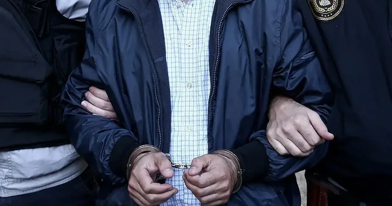 Atatürk e hakaret ettiği öne sürülen öğretmen tutuklandı